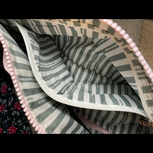 Lululemon Go Lightly Bag Wamo Camo Barely Pink - Picture 8 of 11